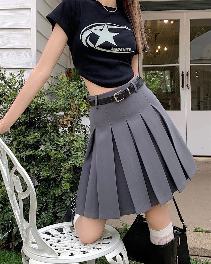 A classic preppy pleated skirt featuring a high waist and knee-length design Size:• S: Waist: 66cm/ 26.0 in, Hips: 86cm/ 33.9 in, Length: 45cm/ 17.7 in• M: Waist: 70cm/ 27.6 in, Hips: 90cm/ 35.4 in, Length: 45cm/ 17.7 in• L: Waist: 74cm/ 29.1 in, Hips: 96cm/ 37.8 in, Length: 45cm/ 17.7 in• XL: Waist: 78cm/ 30.7 in, Hips: 102cm/ 40.2 in, Length: 45cm/ 17.7 in• 2XL: Waist: 82cm/ 32.3 in, Hips: 108cm/ 42.5in, Length: 45cm/ 17.7 in• 3XL: Waist: 86cm/ 33.9 in, Hips: 114cm/ 44.9 in, Length: 45cm/ 17.7 Preppy Pleated Tennis Skirt For Fall, School Uniform Style Pleated Mini Skirt, Pleated School Uniform Tennis Skirt For Fall, Preppy High Waist Pleated Mini Skirt, Pleated School Uniform Skirt, Preppy High-waisted Pleated Skirt, Solid Pleated School Uniform Skirt, High Waist Pleated Mini Skirt For School, High Waist Pleated Preppy Skirt