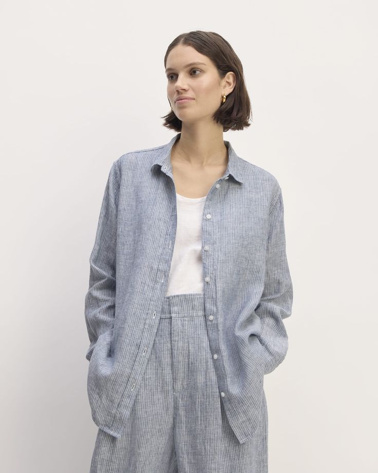 The Linen Relaxed Shirt Shirt Silhouette, Cool Buttons, Paris Outfits, Look Plus, Natural Texture, Natural Linen, White Linen, Shirt White, Low Maintenance