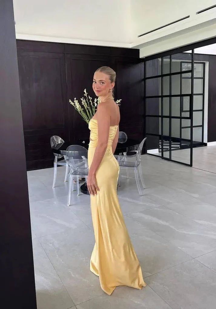 Be the star of the night in our Sexy Yellow Mermaid Sleeveless Long Prom Dress! Designed to make you stand out, this dress features a figure-hugging silhouette and a vibrant yellow color that is sure to turn heads. Perfect for prom, weddings, and formal occasions. You'll feel confident and beautiful in this stunning dr Yellow Mermaid, Formal Fashion, Birthday Fits, Homecoming Dresses Long, Long Prom Dresses, Prom Dresses Online, Dress Inspo, Evening Party Dress, Party Dress Long