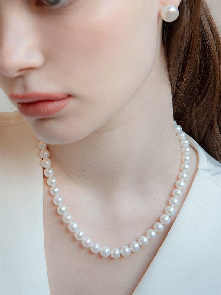 Classic Single Strand Pearl Necklace For Everyday, Classic Everyday Single Strand Pearl Necklace, Classic Akoya Pearl Necklace For Everyday, Classic Single Strand Jewelry For Everyday, Classic Pearl Necklace With Sterling Silver Clasp, Timeless Single Strand Jewelry, Classic Pearl White Necklaces For Everyday, Classic Round Pearl Necklace For Everyday, Classic Everyday Round Pearl Necklace