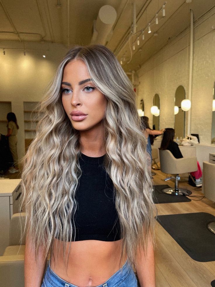 Blonde Balayage With Dark Roots And Money Piece, Blonde Hair Stretched Roots, Ombré Ash Blonde, Highlights Dark Brown Hair Blonde, Blonde Hair With Darker Underneath, Blonde With Light Brown Roots, Blonde To Darker Hair, Blonde Extensions With Lowlights, Beachy Lived In Blonde