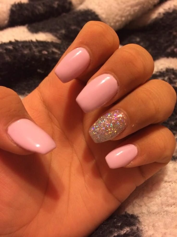 Pale pink with glitter ring finger Pastel Pink Nails Acrylic, Pink Homecoming Nails, Ball Nails, Hoco Nails, Teen Nails, Emerald Nails, Ring Finger Nails, Nails With Glitter, Cute Pink Nails