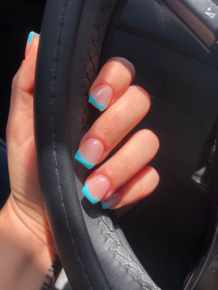 Nail Ideas Painting, French Tip Nails Ideas Short, Bright French Tip Nails Square, Short Square Acrylic Nails Preppy, Colored Square French Tip Nails, Short Nails Ideas French Tip Color, Turquoise French Tip Nails Short, Cute Summer Nails Short Square, Blue Tip Nails Square