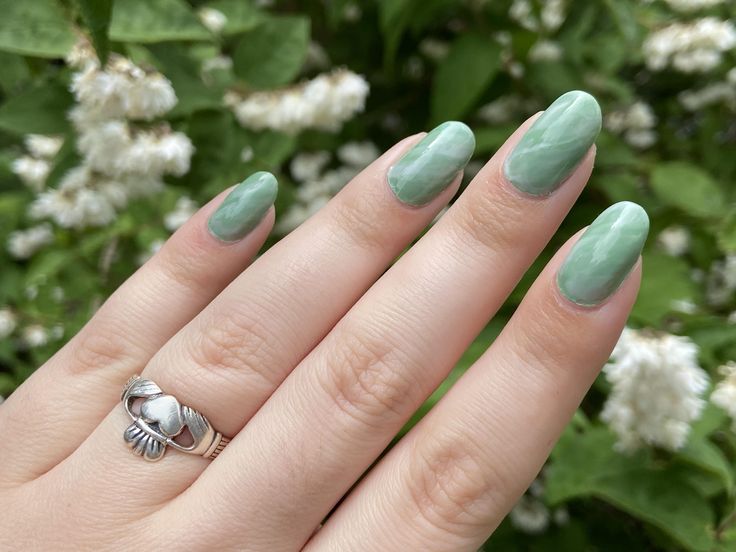 Jade Nail Art, Short Jade Nails, Jade Color Nails, Jade Green Nails, Jade Nails, Colors Nails, Minimal Nails Art, Nails Trend, Cirque Colors