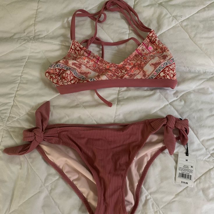 Brand New Bikini Bottoms From Target! Top Slightly Used. Bottoms Medium Top Is Extra Small But Fits Like A Small (34b Ish) Cute Swim Suits, Aesthetic Bikinis, Jolyn Swimwear, Full Coverage Swim Bottoms, Aesthetic Swimsuit, Target Top, 2024 Fits, Swimsuit Wrap, Cupshe Bikinis