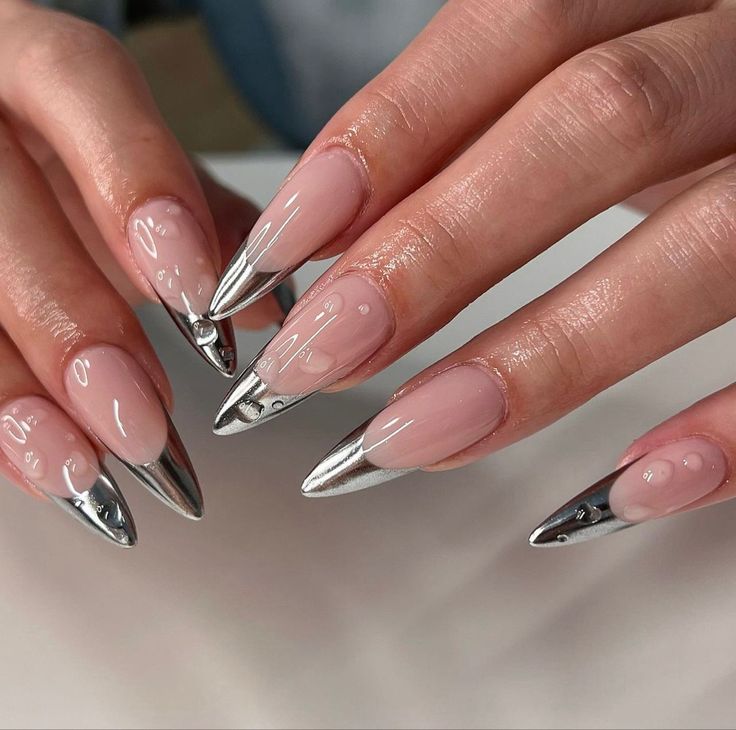 Maquillage On Fleek, Nails Designer, Witchy Nails, Vintage Nails, Silver Nail, Nails 2022, Shiny Nails, Metallic Nails, Nail Swag