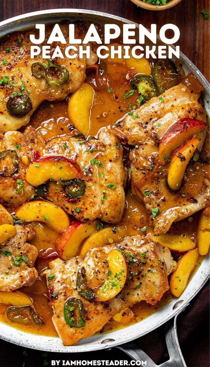 A skillet filled with jalapeno peach chicken on a wooden surface. Dinner Ideas Peppers, Hearty Sunday Dinner, Delicious Meal Ideas, Meal Prep For Breakfast Lunch And Dinner, Meals With Jalapenos, Everything Seasoning Chicken, Dinner With Jalapenos, Chicken Different Ways, Spicy Meals Healthy