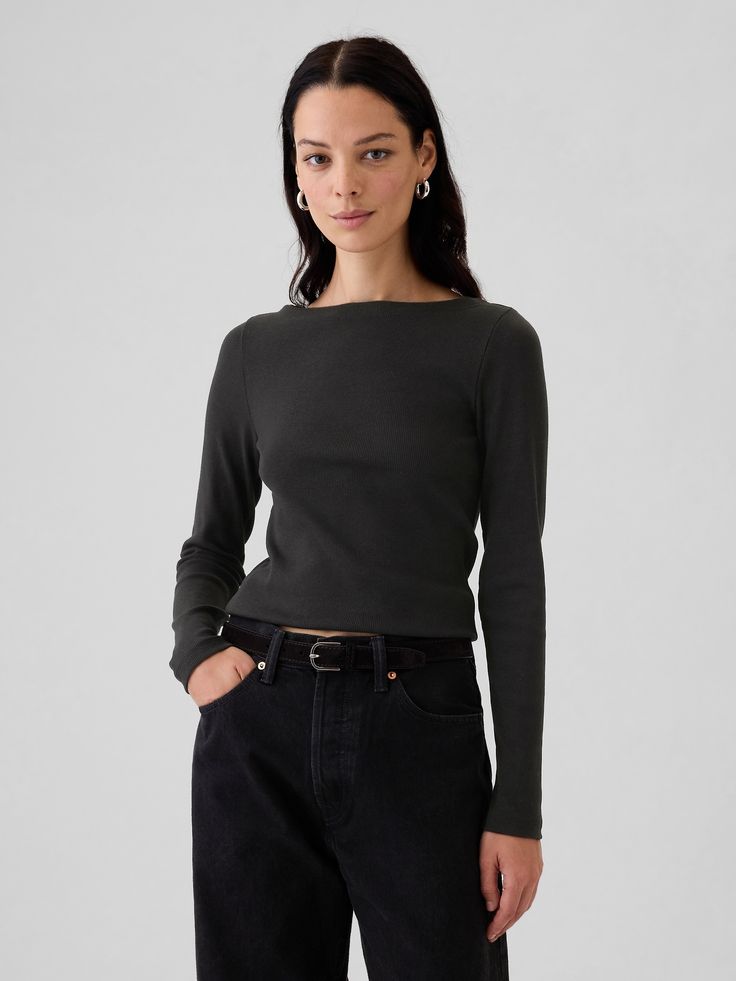 Soft cotton-modal blend, ribbed-knit cropped T-shirt.  Boatneck.  Long sleeves.  Certain styles have allover prints.  This product was made in a factory that runs the Gap Inc.  P. A. C. E.  Personal Advancement & Career Enhancement) program.  P. A. C. E.  is our educational program that helps the women who make our clothes build the skills, knowledge, confidence & resilience needed to advance in work & life.  Learn more here Fit: Stretch-to-Fit.  Slim & stretchy that forms to your shape.  Hits a Form Fitting Long Sleeve Shirt, Black Turtleneck Under Shirt, Black Long Sleeve Under Shirt, Turtleneck Under Shirt, Long Sleeve Under T Shirt, Academic Fashion, Long Sleeve Under Shirt, Rich Girl Fashion, Turtleneck Under