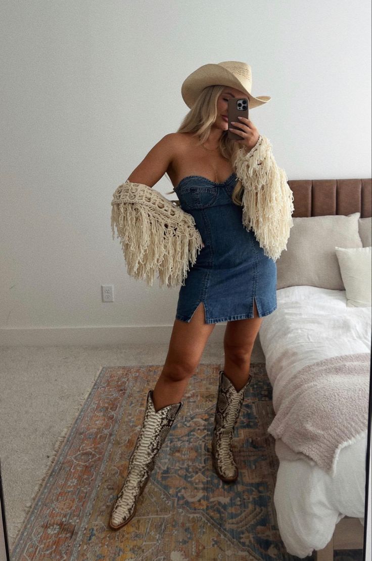 Stampede Outfit, Country Fall Outfits, Country Concert Outfit Ideas, Country Concert Outfits, Botas Western, Cowgirl Style Outfits, Cute Country, Concert Outfit Ideas, Fest Outfits