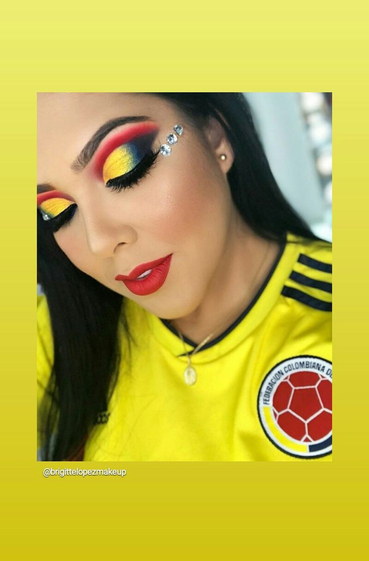 Colombian Makeup Look, Colombia Makeup Ideas, Colombian Makeup, Colombian Dance, Dance Makeup, Eyeshadow Makeup, Tri Color, Maquillaje De Ojos, Makeup Looks