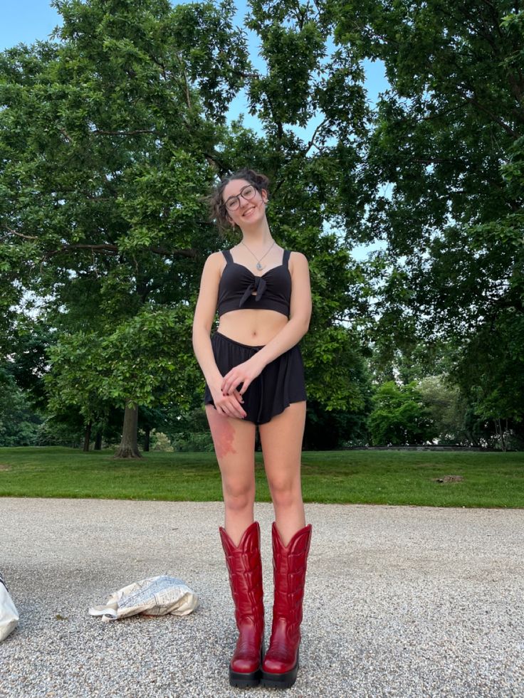 Jeffrey Campbell Cowboy Boots, Platform Cowboy Boots Outfit, Alt Cowboy Boots Outfit, Platform Cowboy Boots, Platform Boot Outfit, Red Platform Boots, Festival Fashion Outfit, Red Platform, Outfits Rave