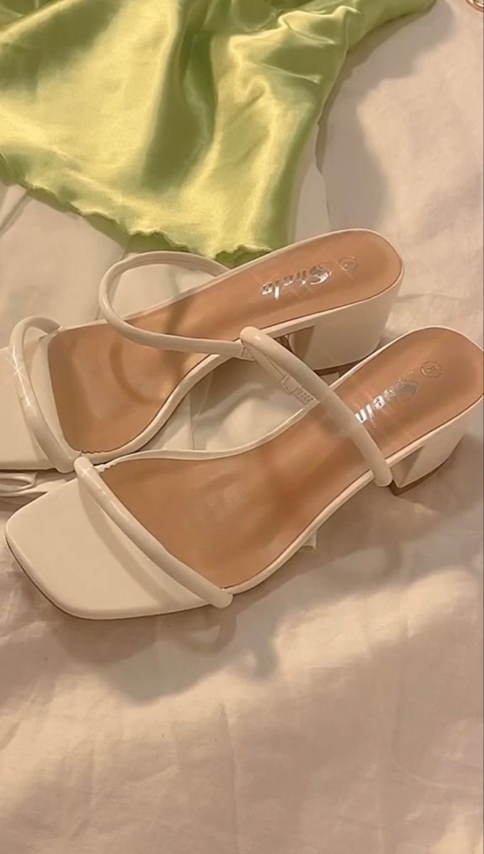 Summer Style Beach, Elegant Shoes Heels, Formal Heels, Heels Aesthetic, Pretty Sandals, Dr Shoes, Fashion Shoes Heels, Cute Shoes Heels, Shoes Heels Classy