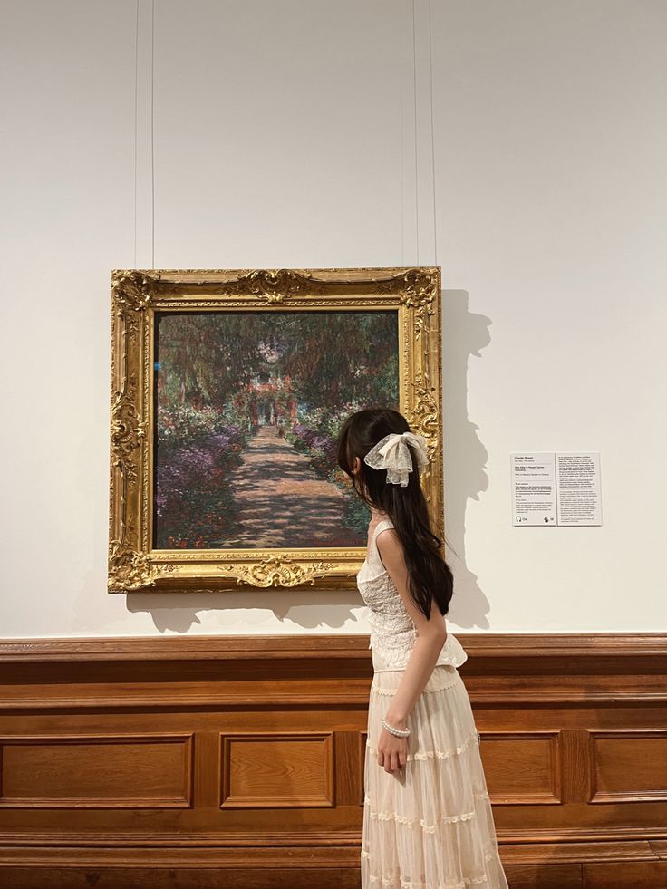 museum aesthetic, art aesthetic Art Museum Aesthetic Pink, Pink Museum Aesthetic, Paris Museum Outfit, Metropolitan Museum Of Art Aesthetic, Debussy Aesthetic, Art Museum Outfit Aesthetic, Monique Aesthetic, Museum Fits Aesthetic, Art Museum Outfit Summer