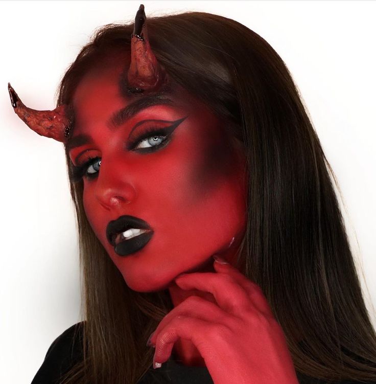 Makeup Looks Scary, Halloween Makeup Looks Scary, Costumes Black Women, Halloween Costumes Black Women, Devil Makeup Halloween, Halloween Costumes Black, Halloween Costumes 2023, Demon Makeup, Costumes 2023