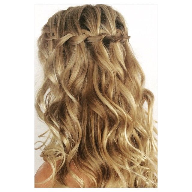 wedding hair idea Mermaid Curls, Waterfall Braid With Curls, Curled Wedding Hair, Waterfall Braid Hairstyle, Waterfall Hairstyle, Side Braid Hairstyles, Big Box Braids Hairstyles, French Braid Hairstyles, Waterfall Braid