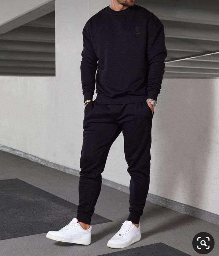 Men Gym Fits, Slim Fit Outfits For Men, Black Sweatshirt Outfit Men, Tracksuit Outfit Mens, Men Tracksuit Outfit, Crew Neck Sweatshirt Outfit, Gym Fits Men, Man Tracksuit, Black Sweatshirt Outfit