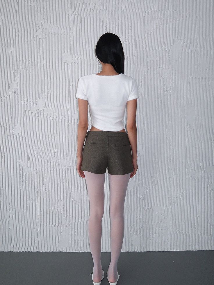 **ALL PREORDER ITEMS WILL BE SHIPPED WITHIN 2 WEEKS AFTER ORDER PLACED** Micro Low-Waist Shorts have a minimal look that pairs seamlessly with any style. Style them with our Jennie tights for a versatile and chic outfit. Button and zipper closure Both side pockets Thick material Soft wooly texture Polyester 55%, Acrylic 45% Made In Korea Fitted Pants With Short Inseam For Work, Casual White Bottoms With Minimal Stretch, Fitted White Pants With Short Inseam, Casual High Waist Bottoms With Minimal Stretch, Minimal Look, Chic Outfit, Low Waist, Chic Outfits, Tights