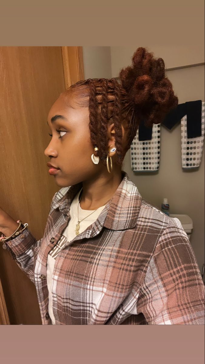 Mid Loc Styles, Braid Loc Styles For Women, Real Locs Hairstyles, Short Dreadlock Styles For Women, Side Part Loc Styles, Formal Locs Hairstyles, Natural Locs Hairstyles For Women, Shoulder Length Locs Styles, Different Loc Styles