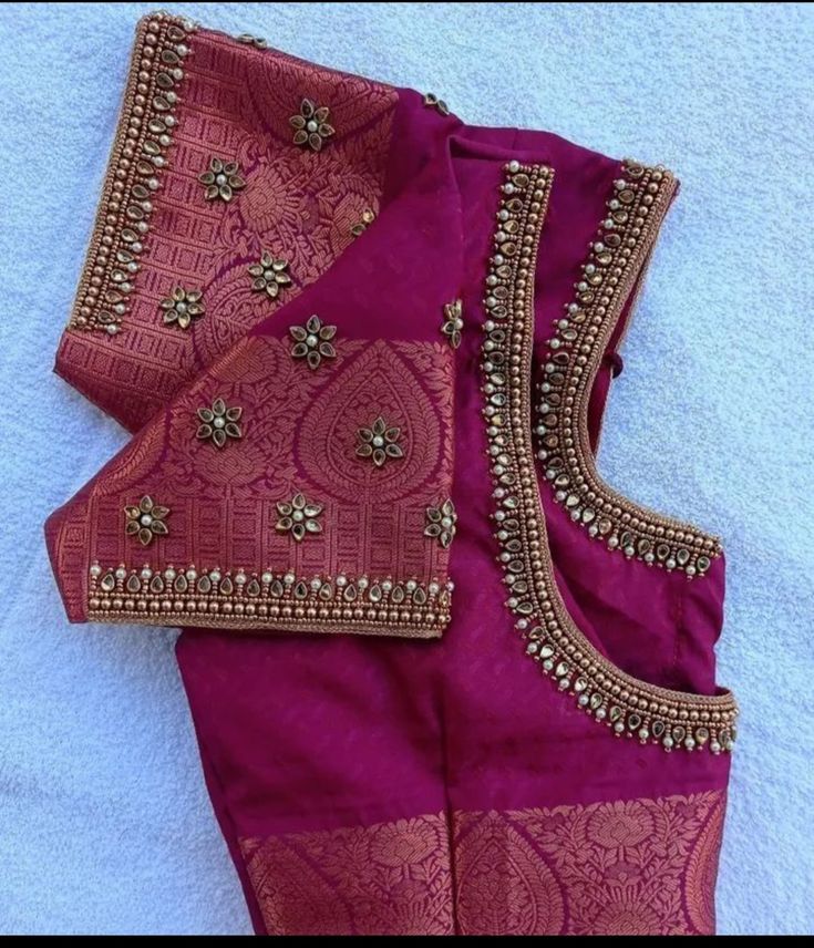 Bride Aari Work Blouse Design, Simple Hand Embroidery Blouse Design, Simple Blouse Aari Work Designs, Pink Aari Work Blouse, Aari Work Back Neck Designs, Aari Simple Blouse Design, Peacock Embroidery Designs Blouse, Simple Ariwork Blouse, Aariwork Blouse Designs