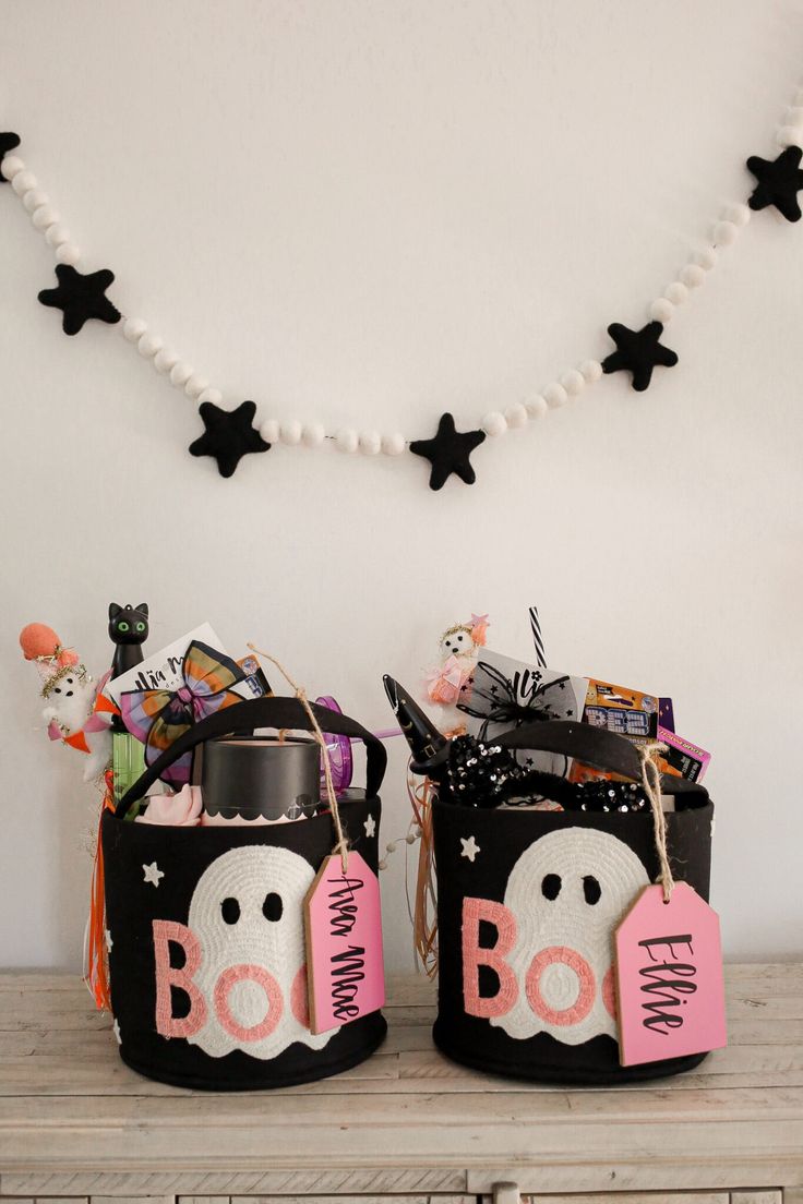 boo baskets Girly Boo Basket, Boo Baskets For Kids, Boo Basket Ideas Kids, Halloween Treat Baskets, Kids Halloween Gifts, Boo Baskets, Halloween Books For Kids, Halloween Gift Baskets, Halloween Basket