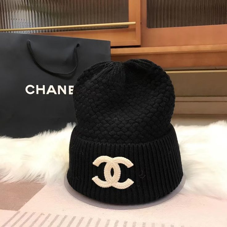 Beanies Fashion, Wag Dr, Female Accessories, C Letter, Hat Aesthetic, Designer Beanies, Cap Outfit, Luxury Hats, Ipad Accessories