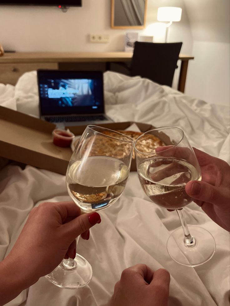 Date night hotel wine Prosecco pizza boyfriend together Date Night With Boyfriend, Night With Boyfriend, Boyfriend Inspiration, Type Of Girlfriend, Nyc Travel Guide, Vision Book, Paper Background Design, Romantic Hotel, Wine Night