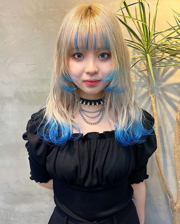 Anime Inspired Hair Color, Harajuku Hair, Dip Dye Hair, Colored Hair Tips, Hair Streaks, Hair Arrange, Green I, Japanese Hairstyle, Yellow Hair