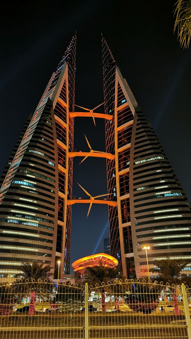 10 Reasons Why You Should Visit Bahrain Kingdom Of Bahrain, Dubai Architecture, Wallpaper Themes, Visit Dubai, Interesting Buildings, Dream Places, Manama, Magic Carpet, Travel Wanderlust