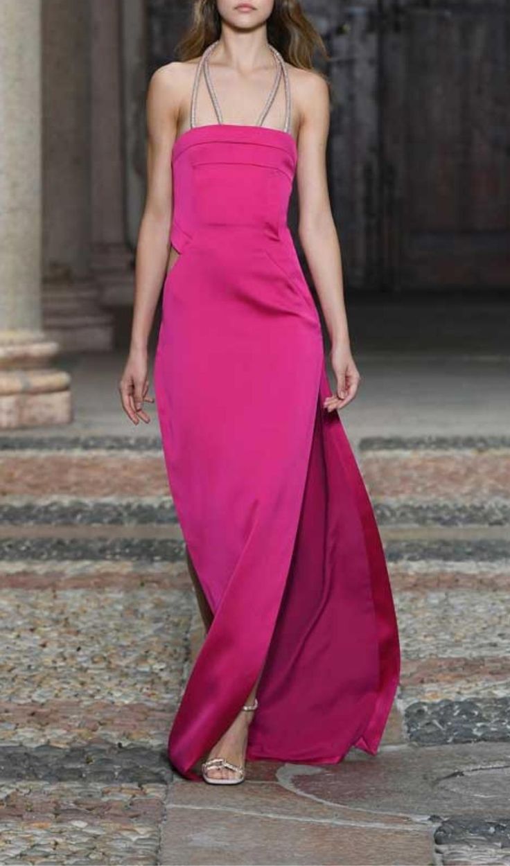 Halter Strapless Maxi Dress in PinkStep out in style with our Halter Strapless Maxi Dress in Pink. This dress is designed to make you feel confident and beautiful at any occasion. With its unique halter strapless neckline and stunning pink hue, you're sure to turn heads wherever you go.Stand Out from the CrowdWhat sets our dress apart from the competition is its attention to detail and flattering design. Here's why you should choose our Halter Strapless Maxi Dress: Simple hanging neckline adds a Halter Evening Dress, Cocktail Bars, Cocktails Bar, 2022 Ss, Split Design, Strapless Maxi, Strapless Maxi Dress, Satin Dresses, Dress Accessories