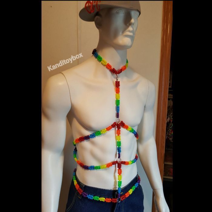 Male kandi harness Kandi Harness, Beaded Harness, Crochet Festival, Handmade Jewelry Diy, Rave Outfits, My Chemical Romance, Jewelry Diy, Bead Work, Hair Wrap