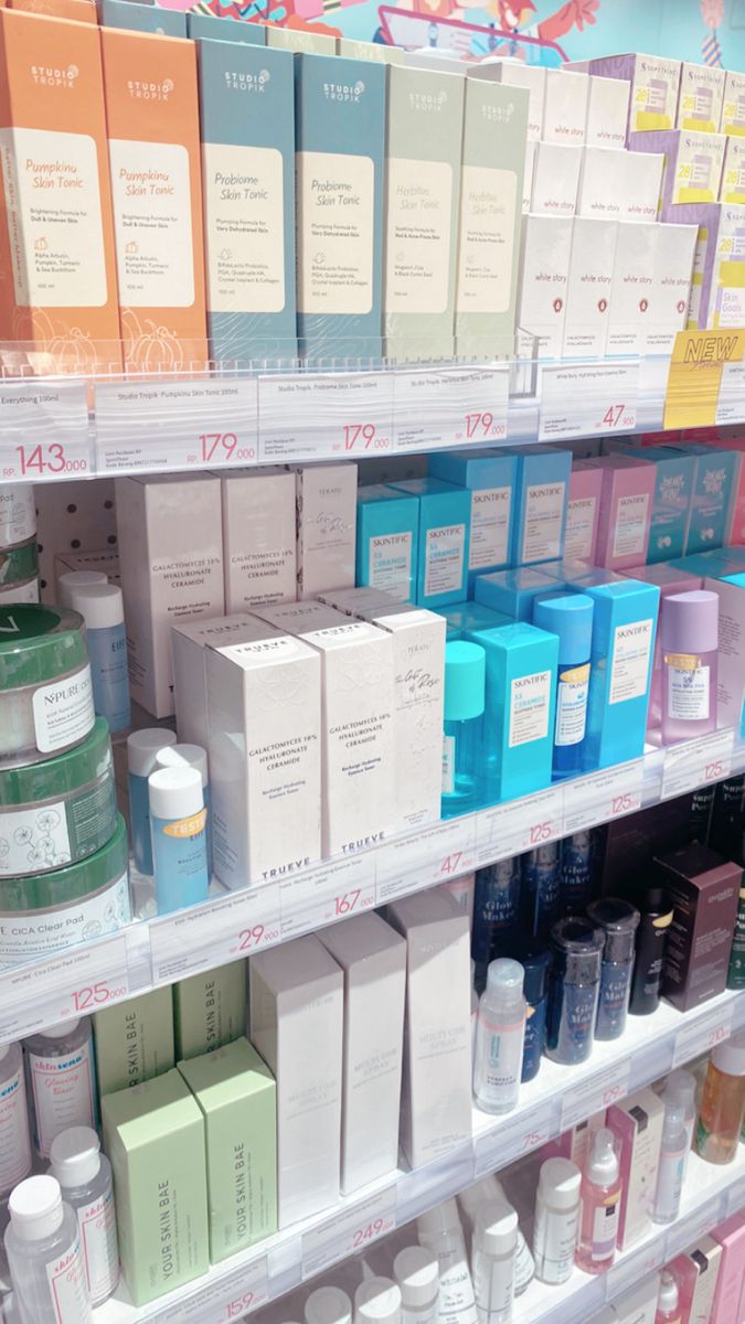 Toko Skincare Aesthetic, Pap Skincare, Clear Skin Care Routine, Skincare Shopping, Koleksi Makeup, Penyimpanan Makeup, Skincare Shop, Elegant Fashion Outfits, Skincare Store