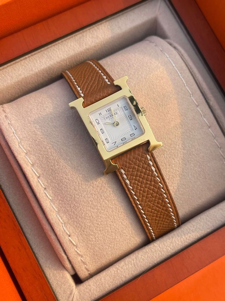 #hermes Luxury Watch Collection, Men's Luxury Watches, Hermes Sandals, Watch Photography, Rare Watches, Omega Watch Vintage, Birkin Bags, Hermes Watch, Timeless Watches