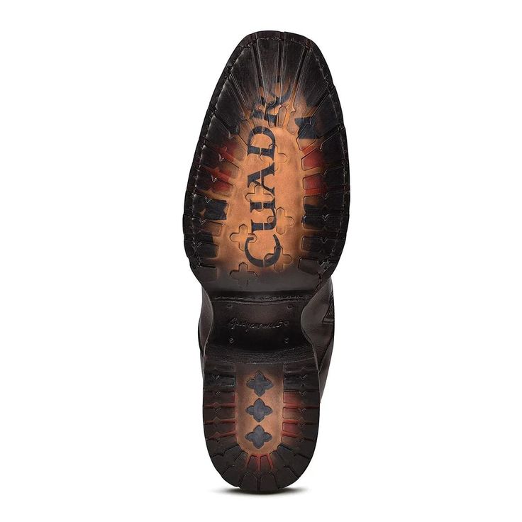 ¡No hay mejor manera de vestir que con esta deslumbrante bota Casual Cuadra en color cafe! Esta elegante bota está 100% hecha de piel, suela track y cosido welt que la hacen resistente y duradera. Combina con tus atuendos y luce espectacular con cada paso. ¡Vístete con Clase! 100% piel Suela track Pintada a mano Cafe difuminado Cosido welt Mens Fashion Urban, The Tube, Color Cafe, Boots For Men, Goodyear Welt, Danner Mountain Light Boot, Western Wear, Metal Buckles, Western Boots