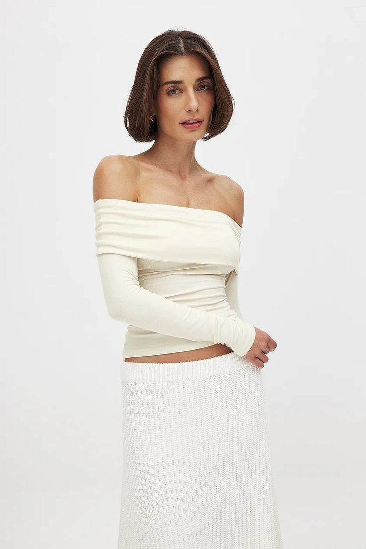 Soft Line Long Sleeve Top Offwhite | NA-KD White Off The Shoulder Top Outfit, Natural Essence Style, Press Tour Outfits, Long Skirt Winter, Off The Shoulder Top Outfit, Carrie Underwood Style, Winter Tops For Women, Off Shoulder Design, 2023 Wishlist