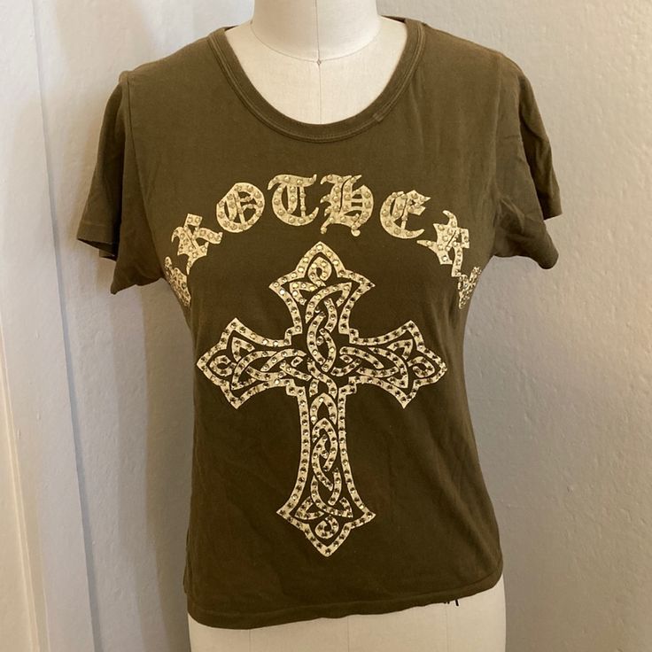 Unique Luxury Tee Made In Los Angeles Swarovski Crystals Front And Back Excellent Condition Worn In Look Is Intentional Tiny Hole At Left Shoulder Seam ( Easily Mended) Ptp 16” Shoulder To Hem 20” Olive/Khaki Casual Embellished T-shirt, Embellished Graphic Tee With Crew Neck, Great China Wall, Wall Green, Fancy Dresses, Swarovski Crystals, Angeles, Womens Tops, China