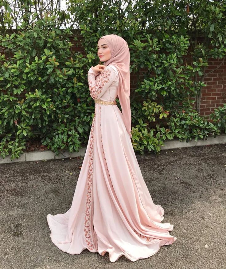 Simple Hijab Dress, Muslim Prom Dress, Hijab Gown, Hijab Dress Party, Estilo Hijab, Black Jeans Outfit Ideas, Dresses For Women Over 50, Prom After Party, Dresses Dinner Party