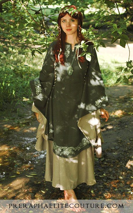 Medieval Irish Dress Celtic Costume, Elven Clothing, Celtic Dress, Irish Dress, Celtic Clothing, Irish Clothing, Sca Garb, Norse Gods, Fantasy Clothes