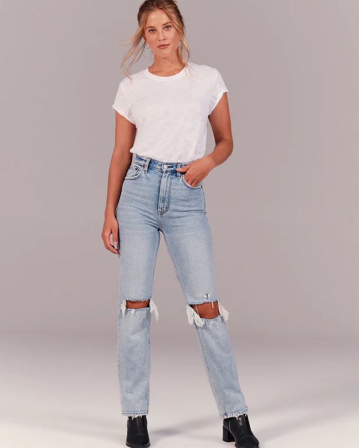 Abercrombie '90s Ultra High Rise Straight Jeans 90s Jeans Outfit, Straight Jeans Outfit, Jeans Outfit Spring, Abercrombie Jeans, 90s Jeans, Mens Fashion Classy, Abercrombie And Fitch Jeans, Relaxed Jeans, Jeans Outfit