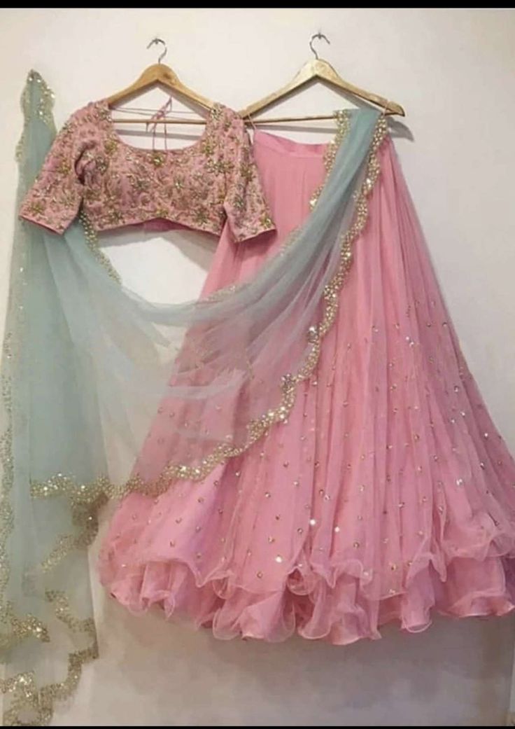 Pink Net Lehenga Choli, Flair Lehenga, Lengha Sari, Indian Lengha, Simple Frock Design, Sabyasachi Lehenga, Lehenga Designs Simple, Lehenga Blouse Designs, Half Saree Designs