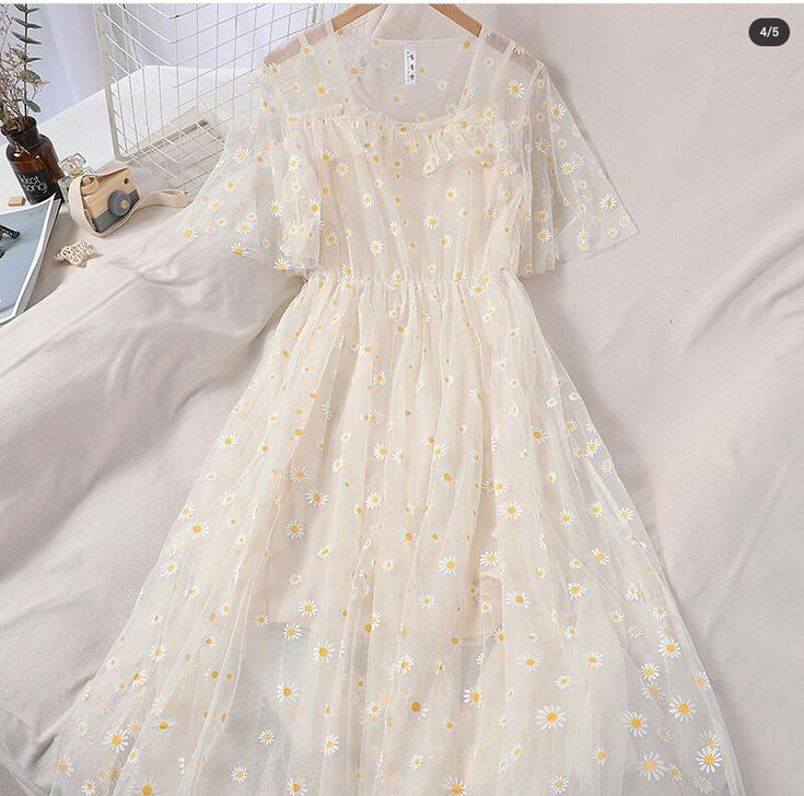 Daisy Dress Aesthetic, Dainty Dress, Daisy Dress, Trendy Dress Outfits, Pretty Prom Dresses, Dress Aesthetic, Vintage Inspired Dresses, Teenage Fashion Outfits, Trendy Dresses