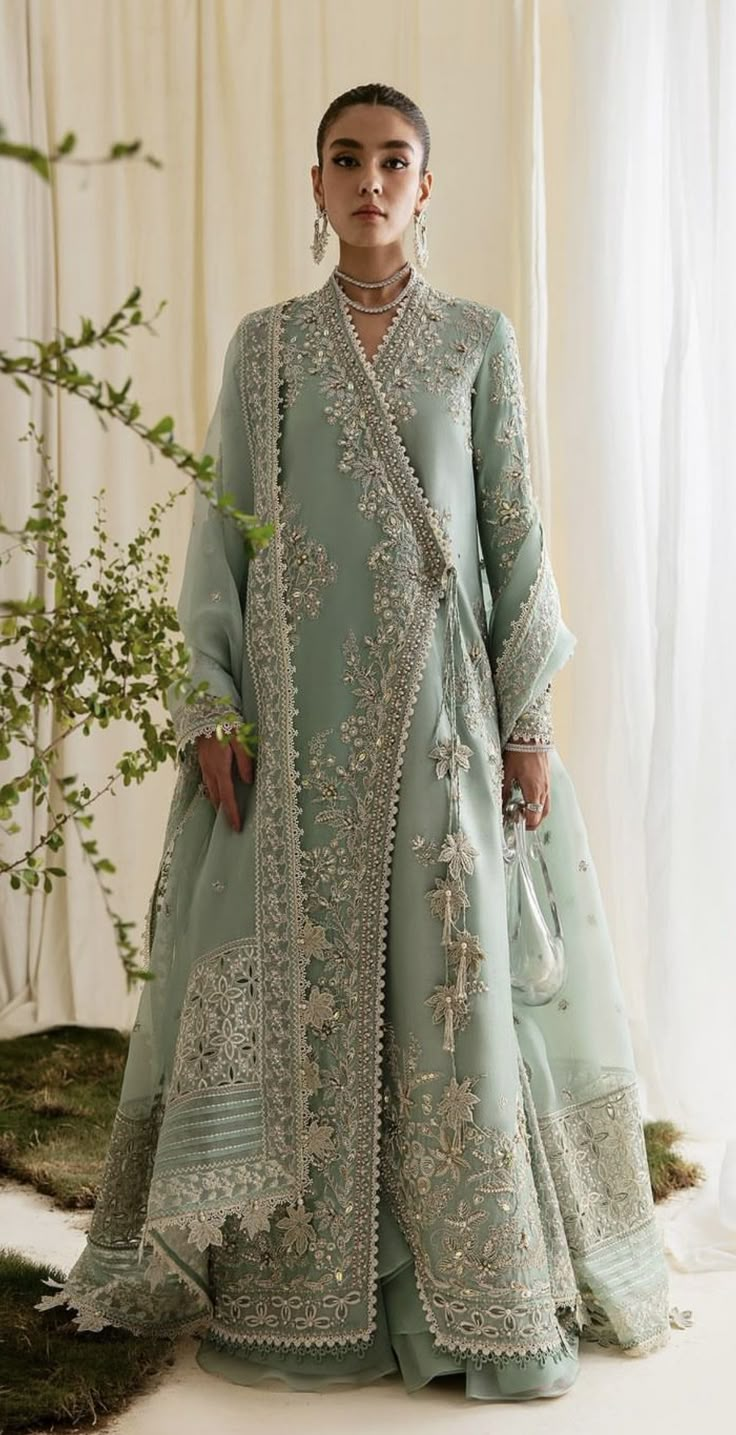 Wedding Dresses Pakistani, Desi Wedding Dresses, Asian Clothes, Desi Fits, Pakistani Wedding Outfits, Pakistani Wedding Dress, Desi Outfits, Pakistani Fancy Dresses, Pakistani Clothes