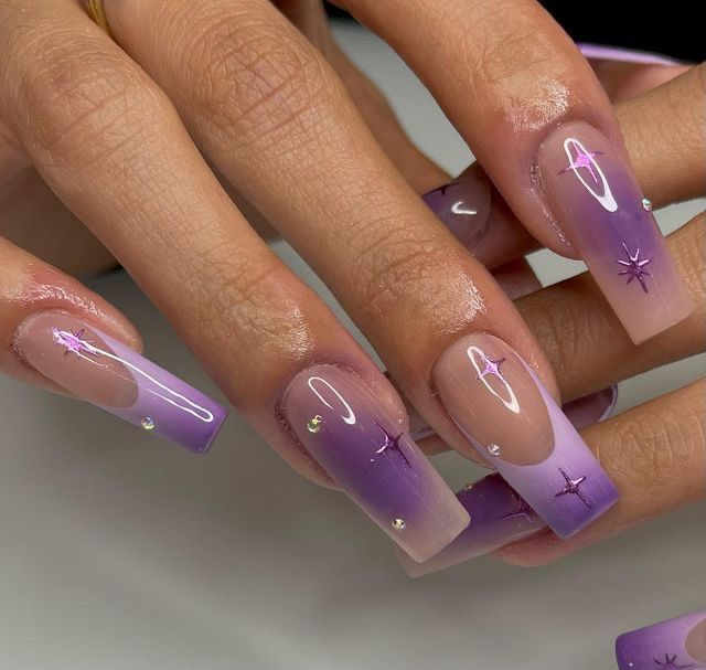 Aesthetic Purple Acrylic Nails, Acrylic Nails Dark Purple Design, Nails Ideas Purple Lavender, Dark Pink And Purple Nails, Airbrush Purple Nails, Nails Purple Light, Nails Acrylic Violet, Trendy Nails Lavender, 15 Nails Ideas Purple