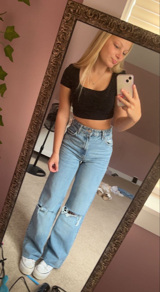 Crop Top Outfits School, Jeans And A Crop Top Outfit, Crop Top And Wide Leg Jeans, American Eagle Fits, Hairstyles For Crop Top And Jeans, Shein Crop Top Outfit, American Eagle Outfits Summer, Aerie Outfits Summer, Cute Wide Leg Jean Outfits