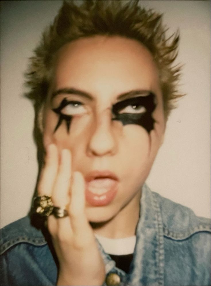 #80s #80smakeup #makeup #punkmakeup #metalmakeup #hairspikes #1980s #80smetal #80spunk #polaroid #star #etoile #alternative #alternativemakeup  #punk #metal #rock 1980s Punk Makeup, 80s Punk Makeup Men, Punk Makeup Looks 80s, Post Punk Makeup, 80s Rocker Makeup, 70s Punk Makeup, Punk Makeup Men, 90s Punk Makeup, Punk Makeup 80s