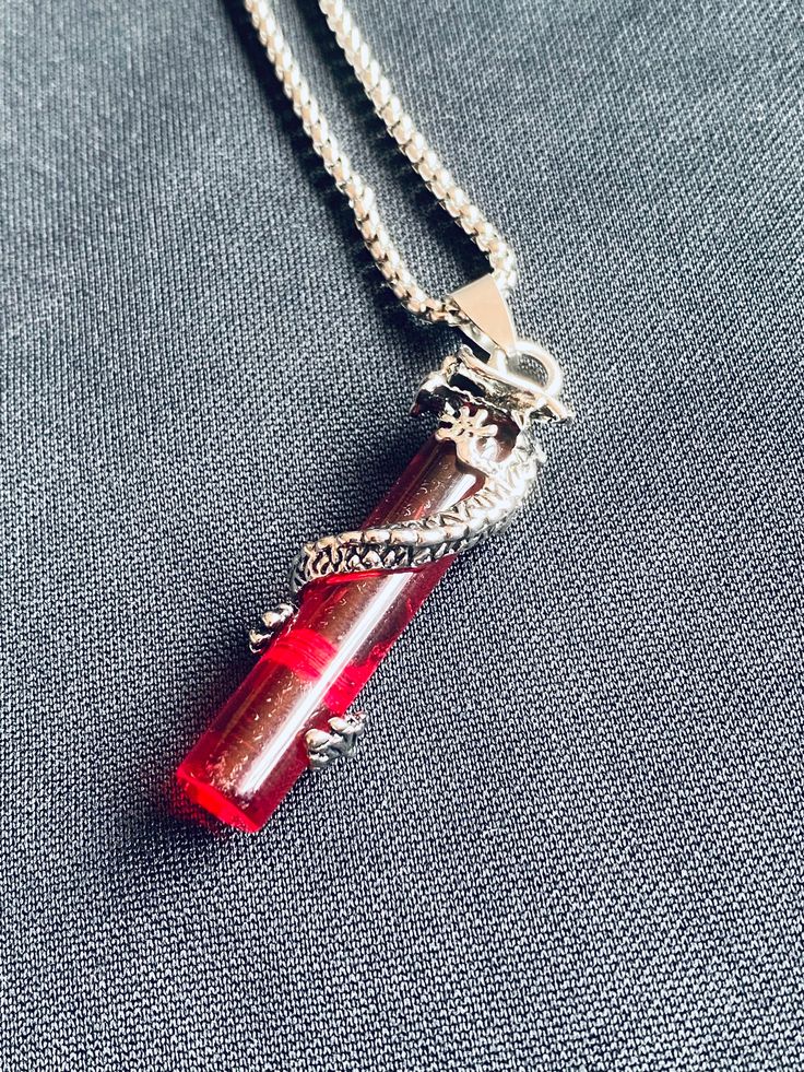 Red Crystal Necklace For Men, Blood Dragon Crystal Necklace, Hand Jewelry Rings, Model Clothes, Vial Necklace, Pretty Jewelry Necklaces, Red Pendants, Red Necklace, Pretty Jewelry