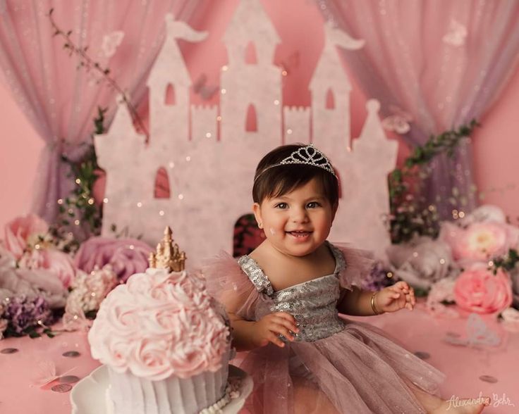 Princess One Year Photoshoot, Princess 1st Birthday Photo Shoot, Princess Shot, Princess Photo Shoot, 1st Birthday Princess, Disney Princess Birthday Party, 1st Birthday Photoshoot, First Birthday Pictures