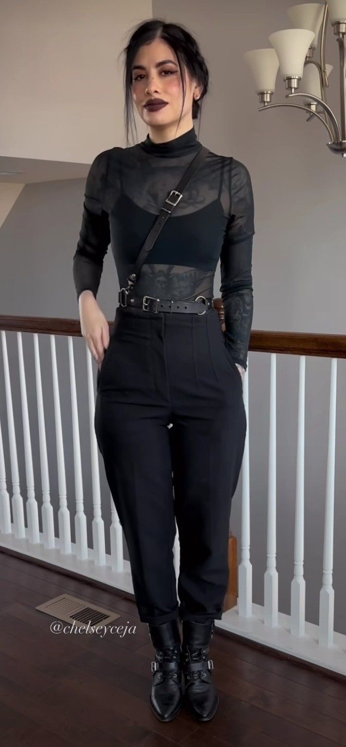 Bar Worker Outfit, Goth 2023 Fashion, Cropped Jumper Outfit Winter, Outfit Inspo Goth Grunge, Chic Alternative Style, Mesh Duster Outfit, Gothic Going Out Outfit, Mostly Black Outfit, Cute Bartender Outfit Casual