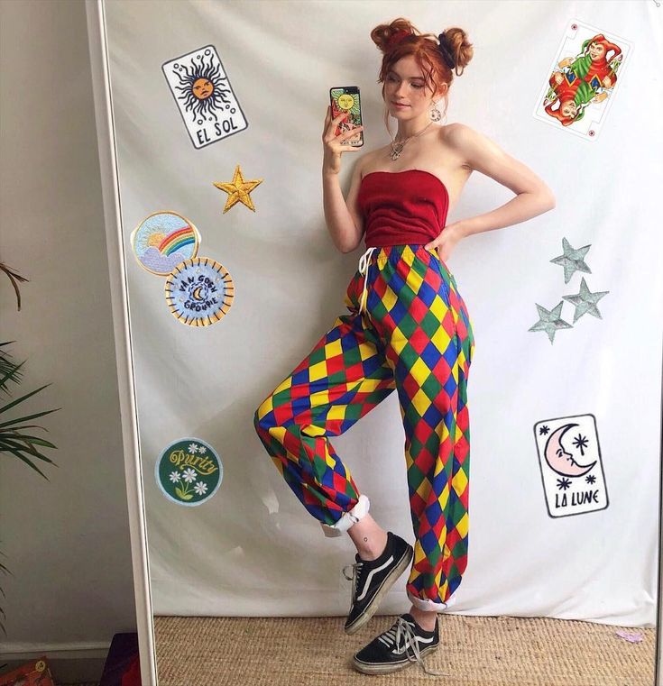 elebrating the weekend in ma circus trousers🎪🤹🏼‍♀️��� Circus Outfits, Circus Aesthetic, Circus Theme Party, Look Festival, Artsy Outfit, Circus Costume, Artsy Style, Outfit Vintage, Quirky Fashion