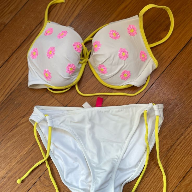 Never Worn White Flower Victoria Secret Bikini Victoria's Secret Underwire Swimwear For Beach, Beachy Underwire Swimwear For Spring, Spring Beachy Underwire Swimwear, White Underwire Swimwear For Spring, Victoria's Secret Floral Beachwear Swimwear, White Victoria's Secret Swimwear For Summer, Victoria's Secret Floral Print Summer Swimwear, Victoria's Secret Floral Print Beachwear, Victoria's Secret Fitted Swimwear For Spring