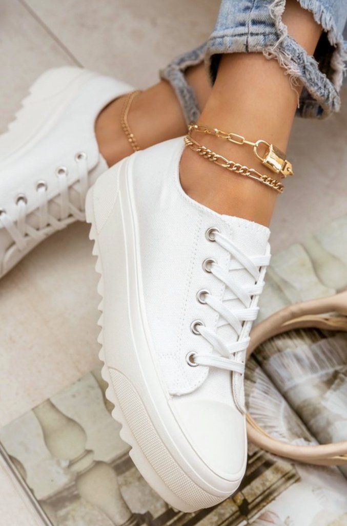 All Star Platform Sneaker Plain White Sneakers, White Chunky Sneakers, All White Sneakers, Wedding Sneakers, Sole Sneakers, Platform Sneaker, Chunky Sneakers, Girls Sneakers, Classic Sneakers